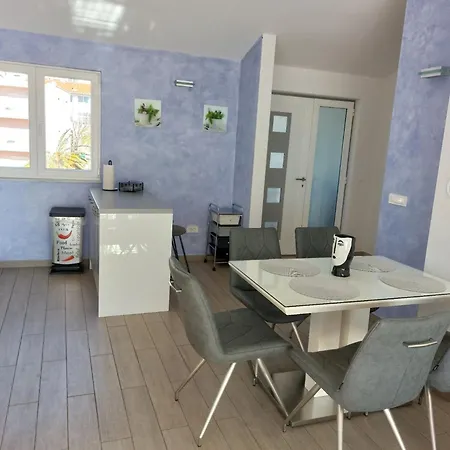 Apartman Ni I -two Bedroom With Terrace And Hot Tub Lux F