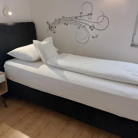 Ni I -two Bedroom With Terrace And Hot Tub Lux F * Makarska