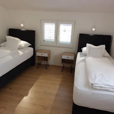 Ni I -two Bedroom With Terrace And Hot Tub Lux F Apartman Makarska